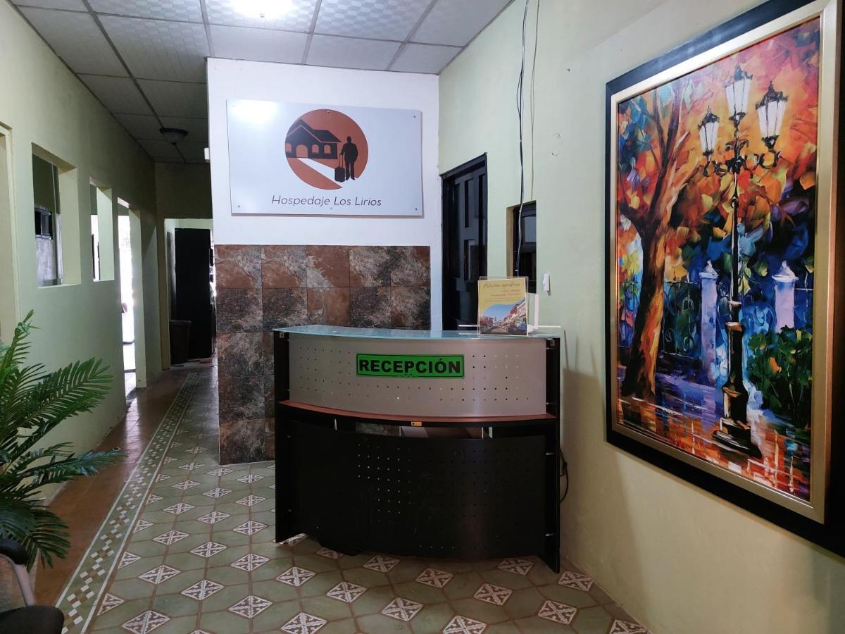 Hospedaje Los Lirios Chitré Esterno foto